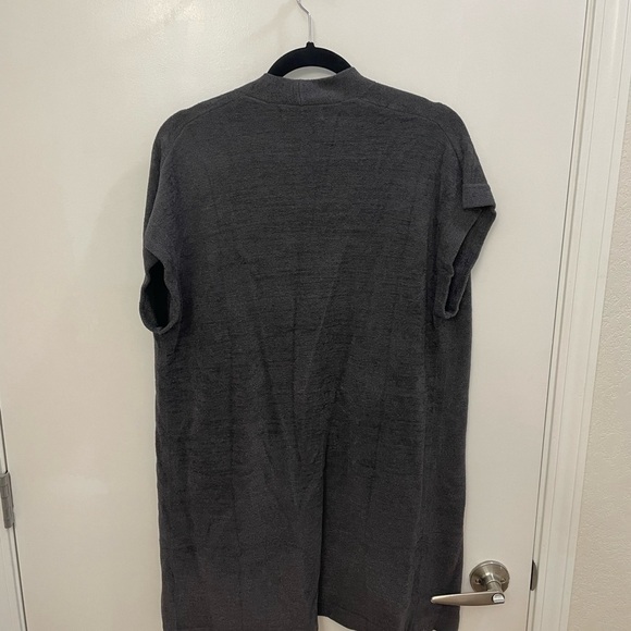 Barefoot Dreams CozyChic Ultra Lite Sleeveless Long Cardi - Picture 7 of 8